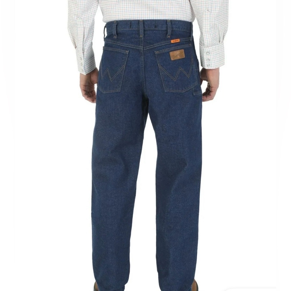 Wrangler Flame Resistant Relaxed  Fit Jeans 
CAT 2 2112, 
Size 36 x 34